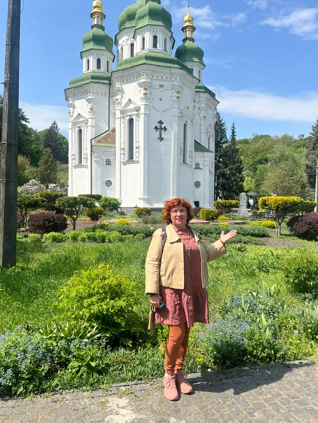 Выдубицкий монастырь и сиреневый рай в Киеве